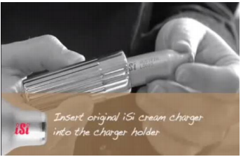 Cách sử dụng bình xịt kem tươi Whip It 15 Cách sử dụng bình xịt kem tươi Whip It 15
